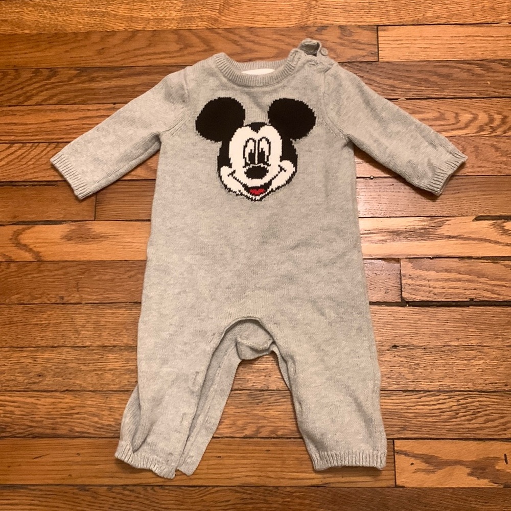 Disney GAP collection size 3-6 months
